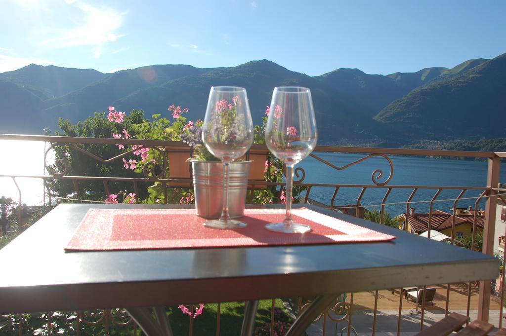B&B Cherry En Rose Lezzeno Rom bilde