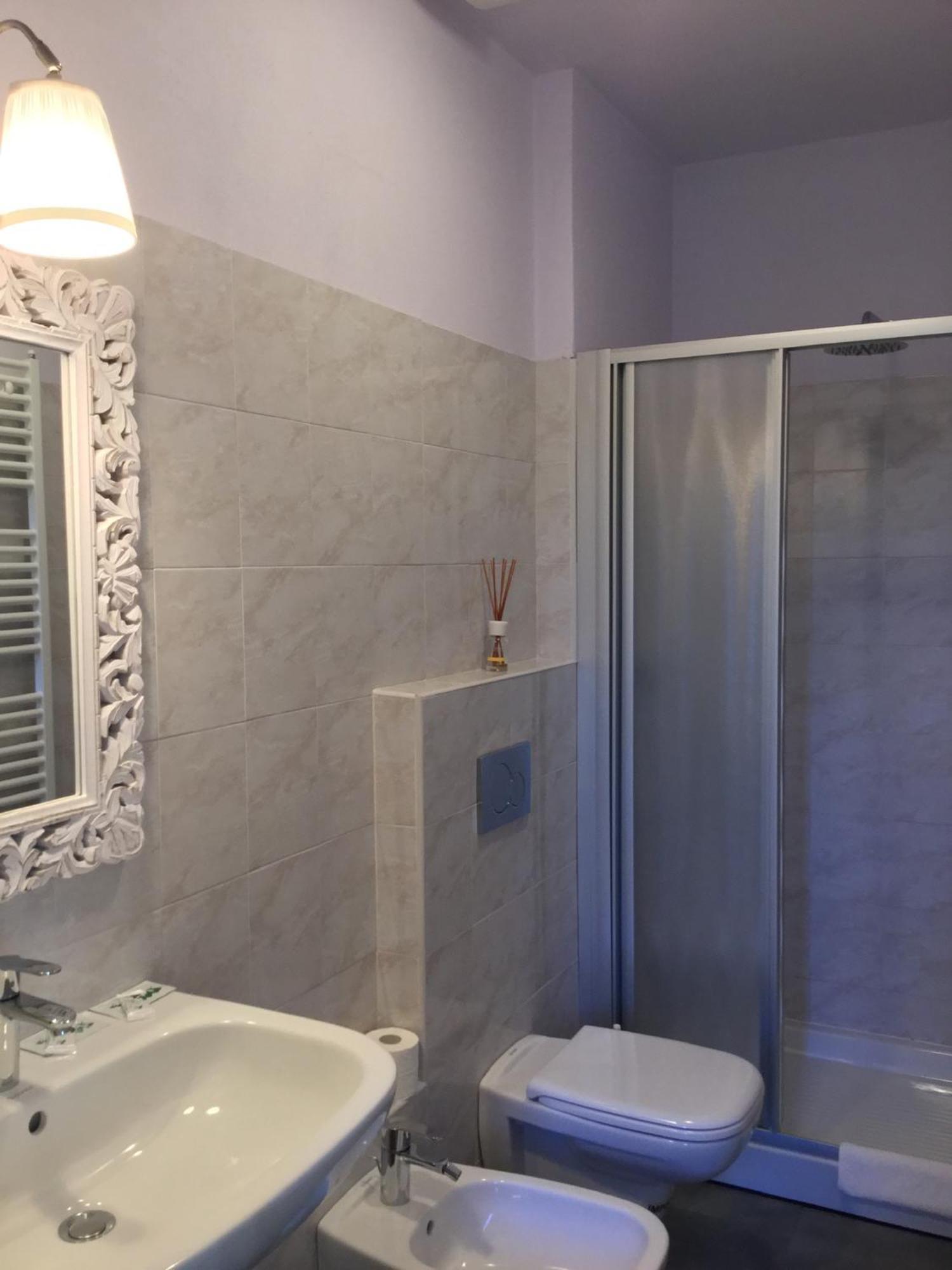 B&B Cherry En Rose Lezzeno Eksteriør bilde