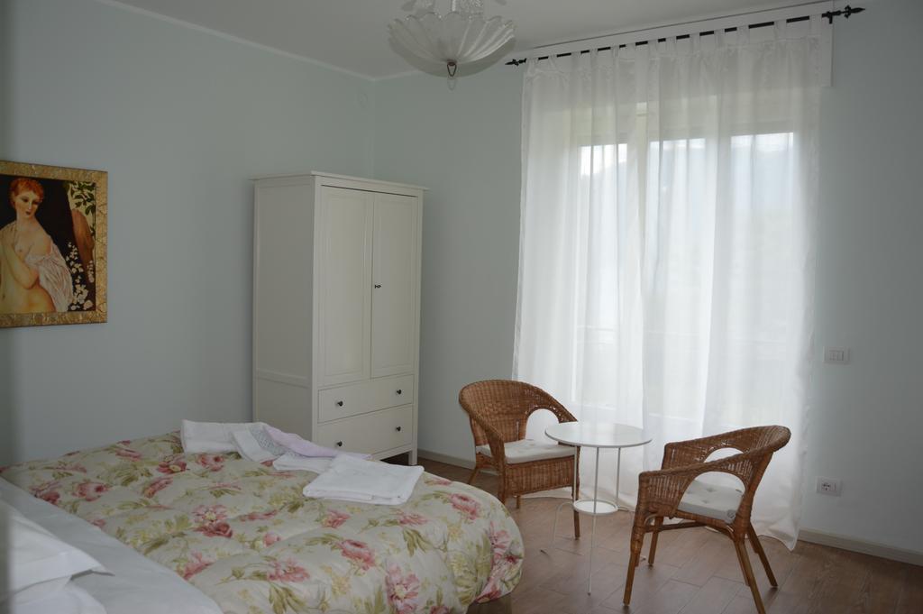 B&B Cherry En Rose Lezzeno Eksteriør bilde